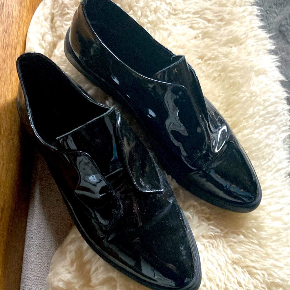 Patent black sleek LAFAYETTE 148 shoes 👞 size 10